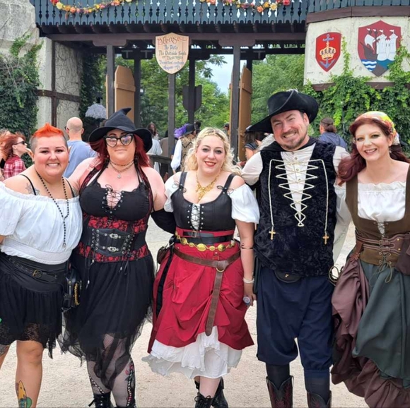 Meet your Posher, Ashley - Picture 4 of 7